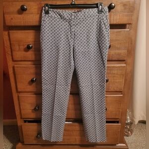 Dana Buchman Printed Ankle Pants Size 6. Very Cute!